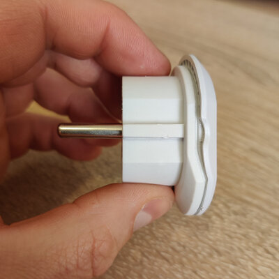 ProZone Connersion Universal Plug SZ-015 (US/UK/AU in EU) White