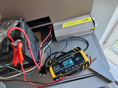 JYINS P-600/1200W 12V (pure sine wave)