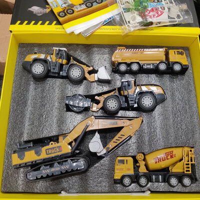 BeiJess 562A Engineering Vehicle (5pc) Box